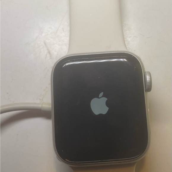 Apple Watch iPad and 4 phones for parts and re purpose.